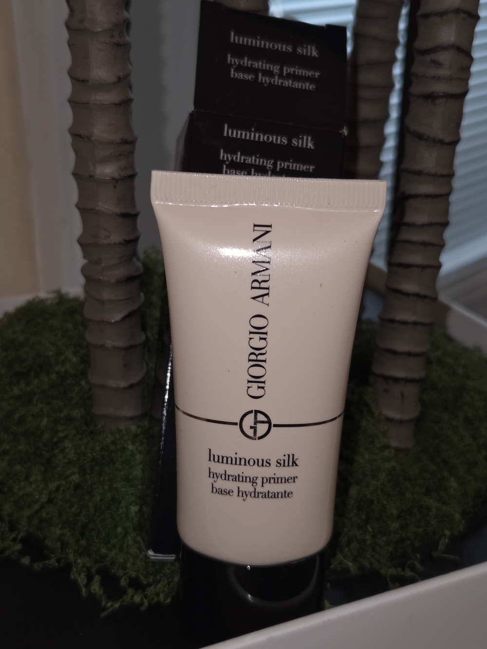 Giorgio Armani Luminous Silk Hydrating Primer 30ml 1 oz New With Box - Picture 2 of 2